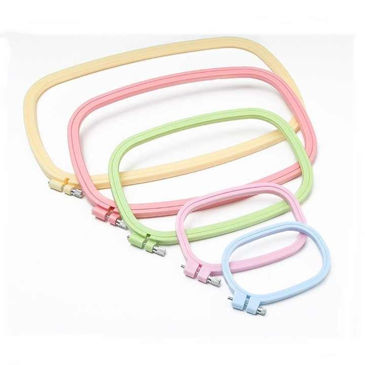 Cercles à broder carrés en plastique (5 pièces)