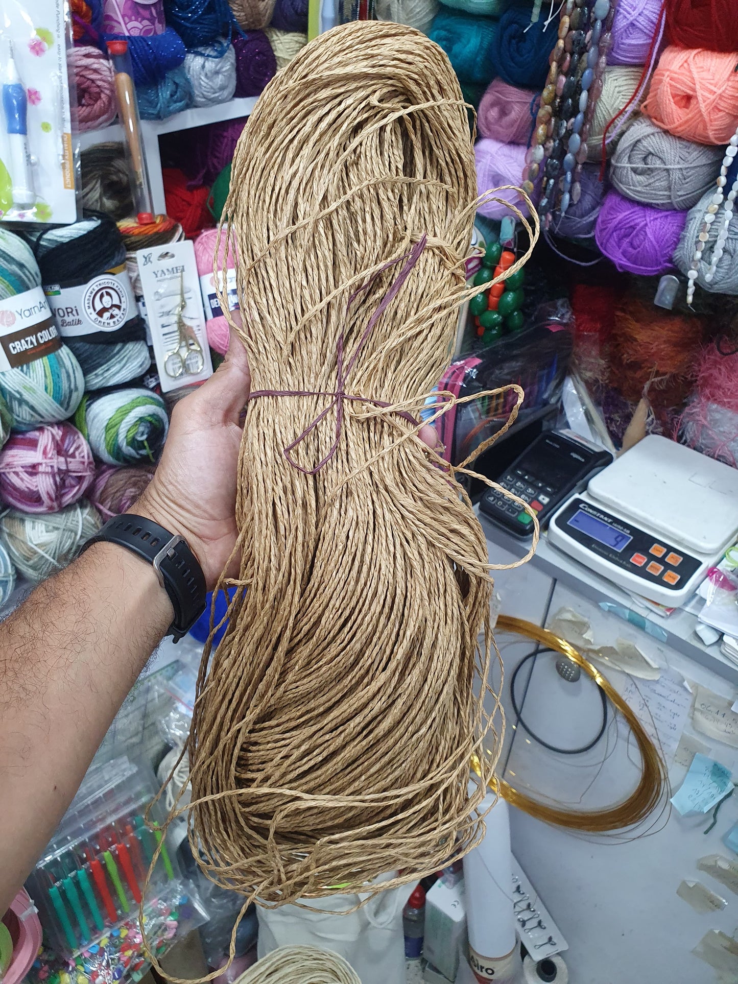 Papier raphia 180dh/kg (vendu en paquets de 250g à 450g) contactez WhatsApp pour commander :+212662365716