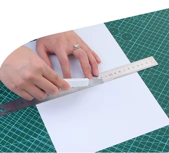 Professional-quality, double-sided self-healing cutting mat(A1 to A4)